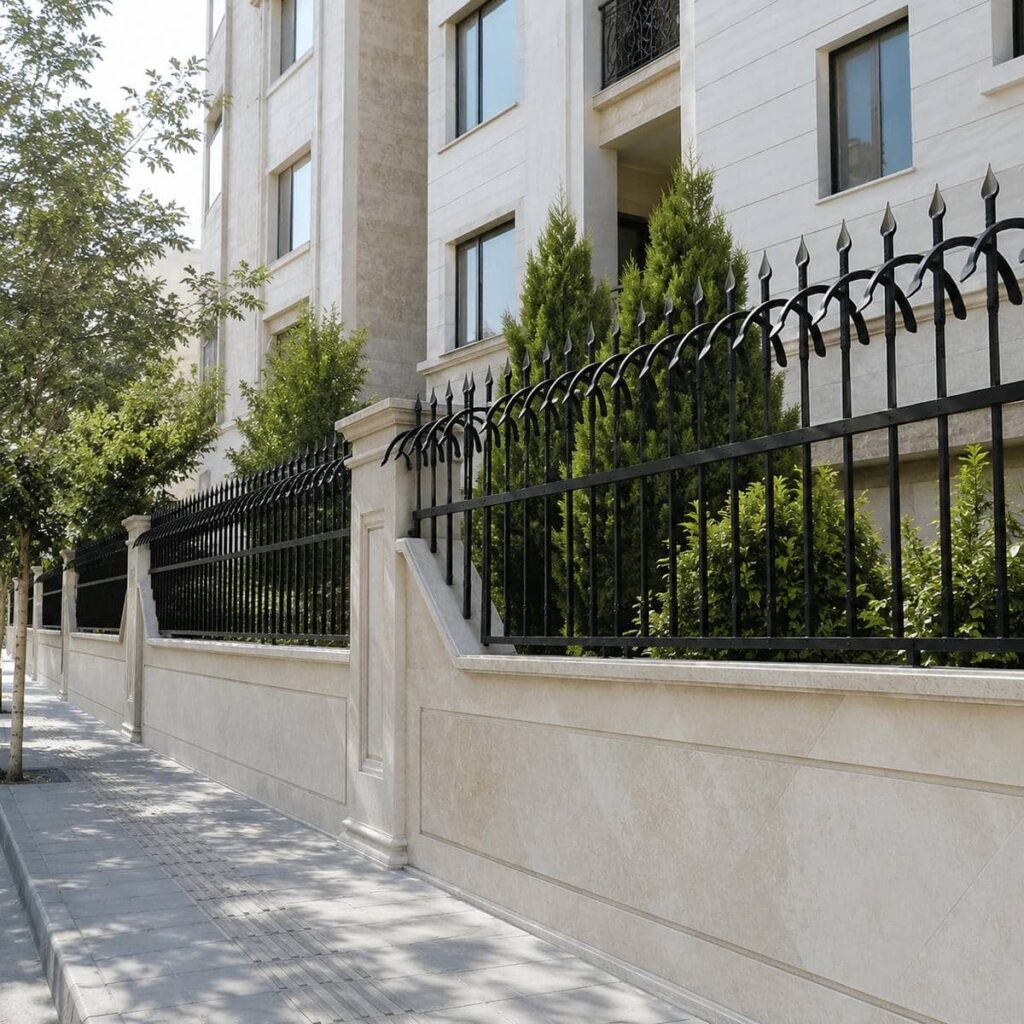 حفاظ دیوار در اردبیل هنگام اندازه گیری دیوار ساختمان