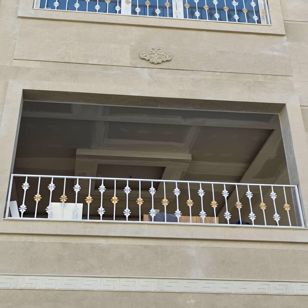 نرده بالکن در استان مرکزی هنگام بازدید تخصصی محل پروژه