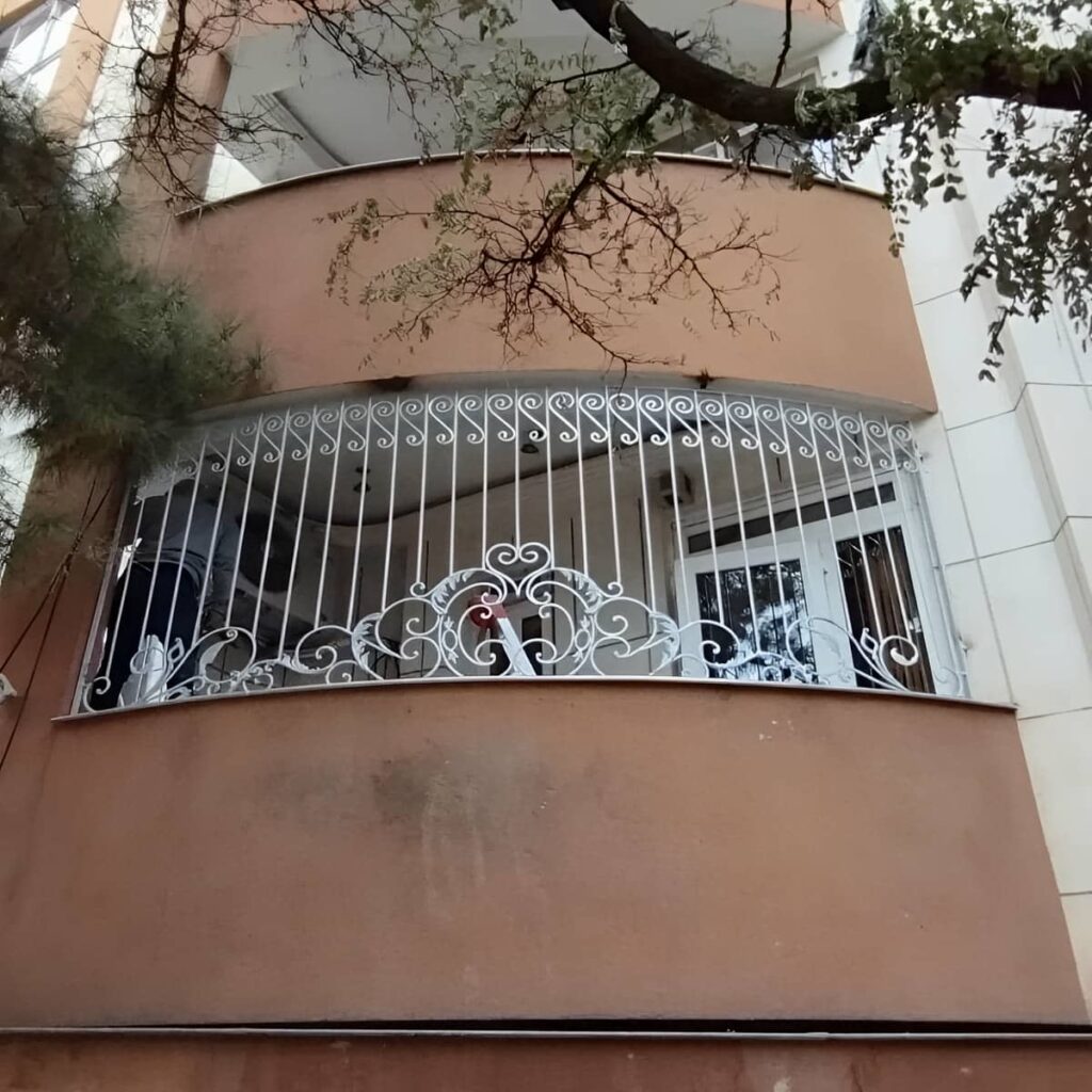 نرده بالکن در استان لرستان با مدل ساده برای تراس مسکونی نرده بالکن در استان لرستان با مدل ساده برای تراس مسکونی