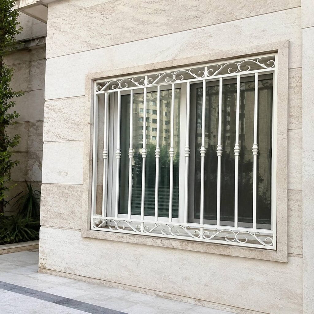 حفاظ پنجره رنگ شده مناسب تابش آفتاب در استان گیلان