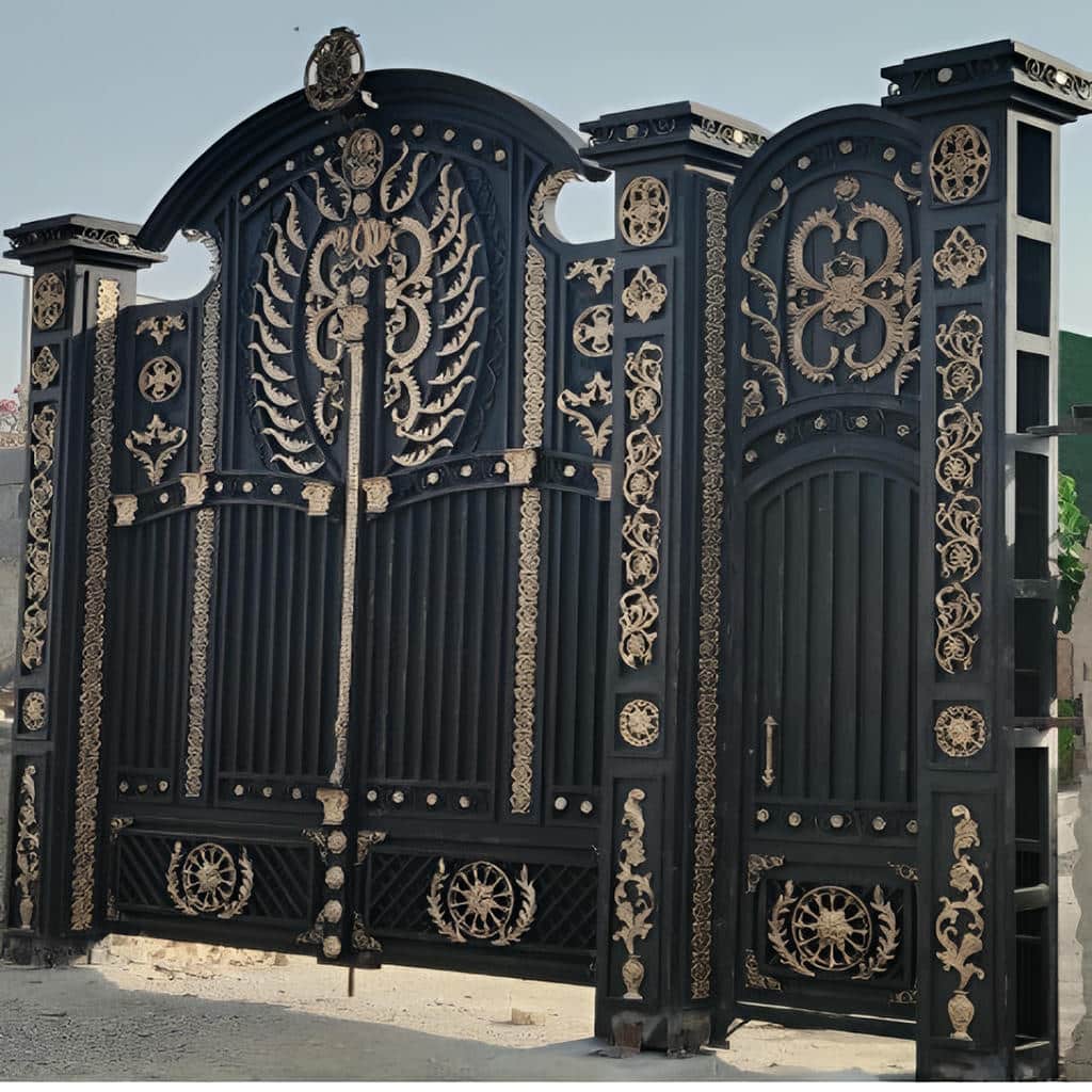 درب دولنگه حیاط مدرن با سطح یکدست فلزی