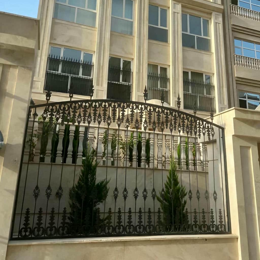بررسی تعداد قطعات عمودی در گارد دیواری