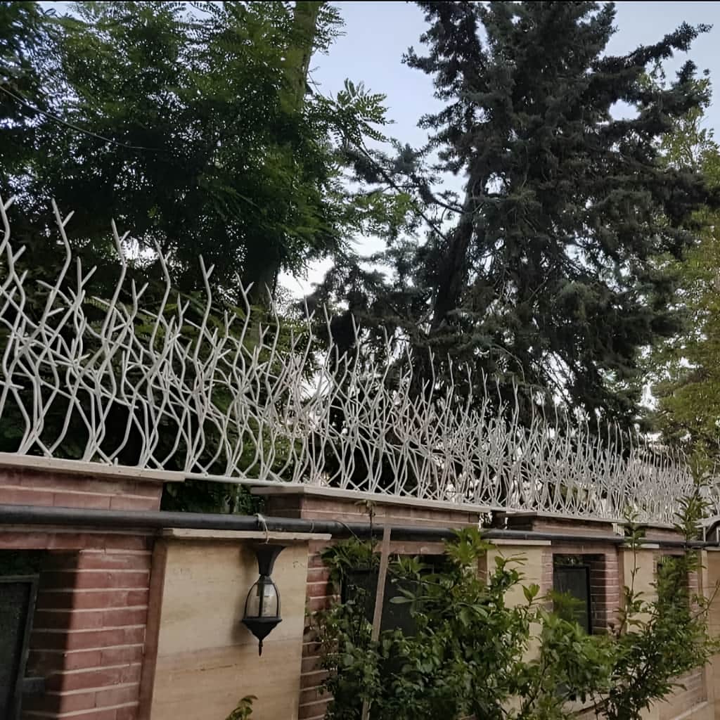 بررسی زیرکار بلوکی پیش از نصب حفاظ دیواری