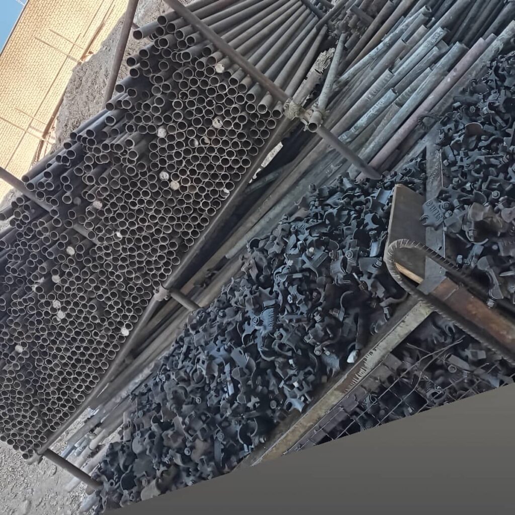 تصویر مسیر ورودی خودرو برای تحویل محموله داربستی