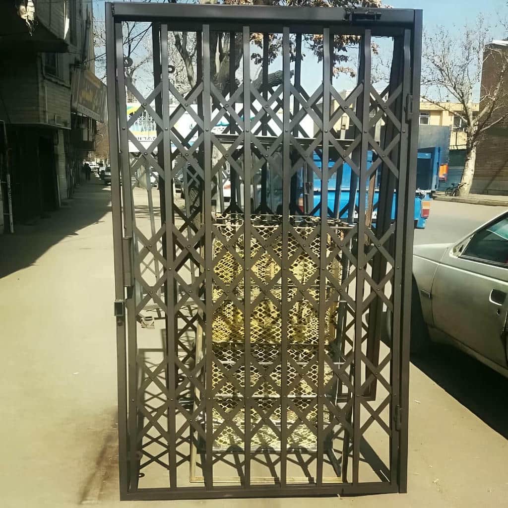 حفاظ آکاردئونی با رنگ هماهنگ ساختمان