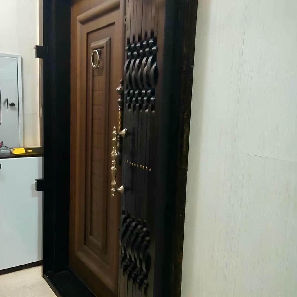 حفاظ آکاردئونی ورودی مشرف به فضای باز