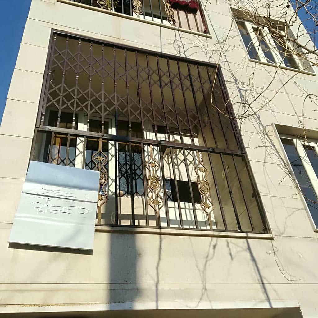 حفاظ پنجره با طرح عمودی