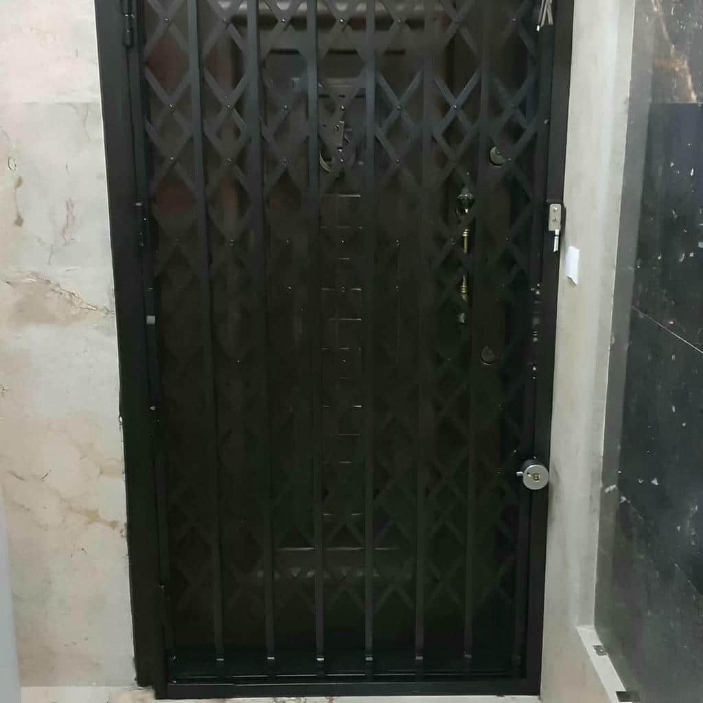 درب آکاردئونی با ارتفاع دقیق محل درب آکاردئونی با ارتفاع دقیق محل
