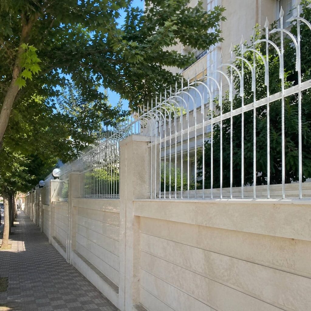 مشاوره انتخاب رنگ هماهنگ برای حفاظ روی دیوار