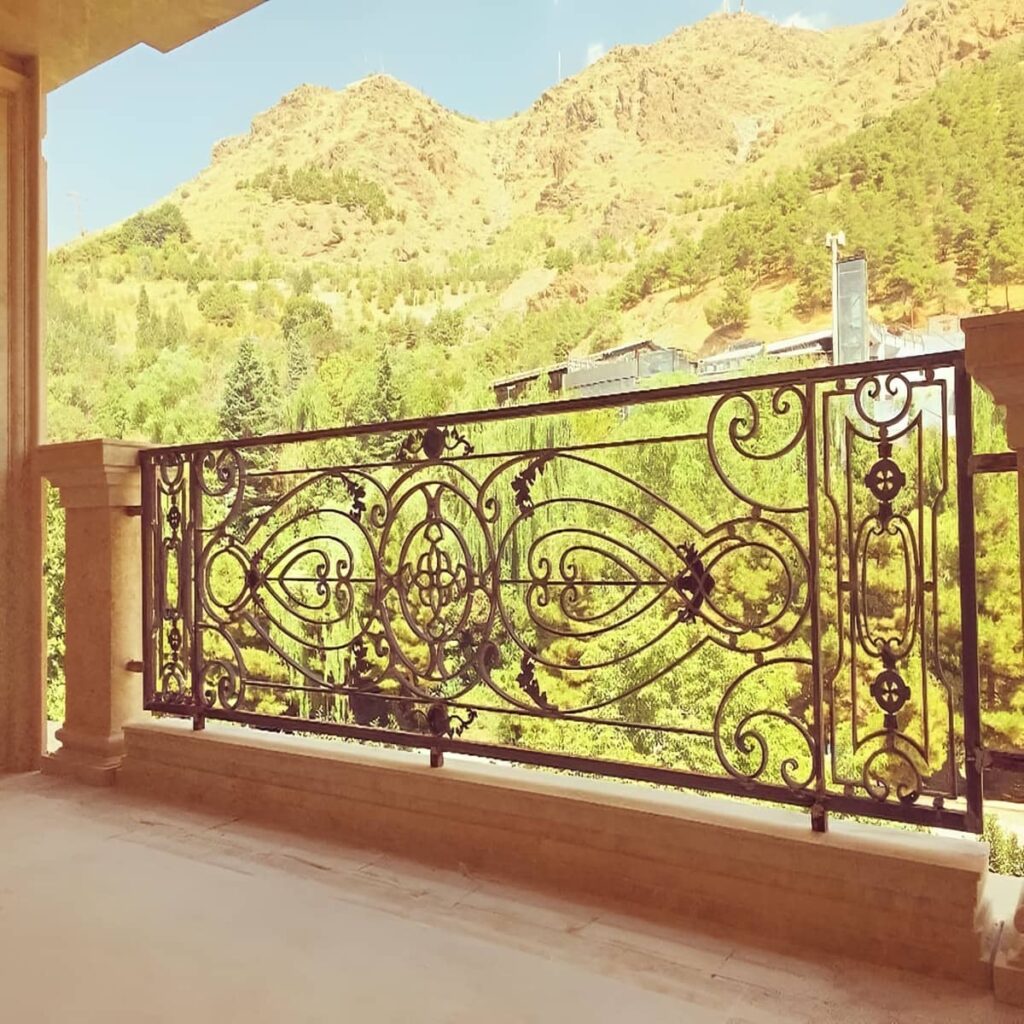 نرده بالکن به عنوان جان‌پناه
