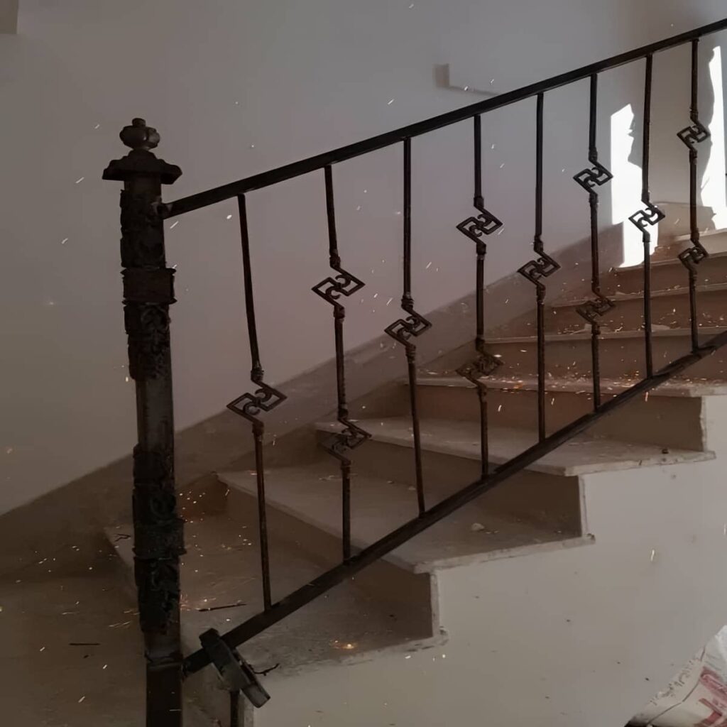 نرده راه پله با طرح هندسی
