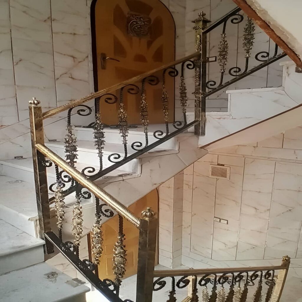 نرده پله مناسب پاگرد مجتمع خرم آباد